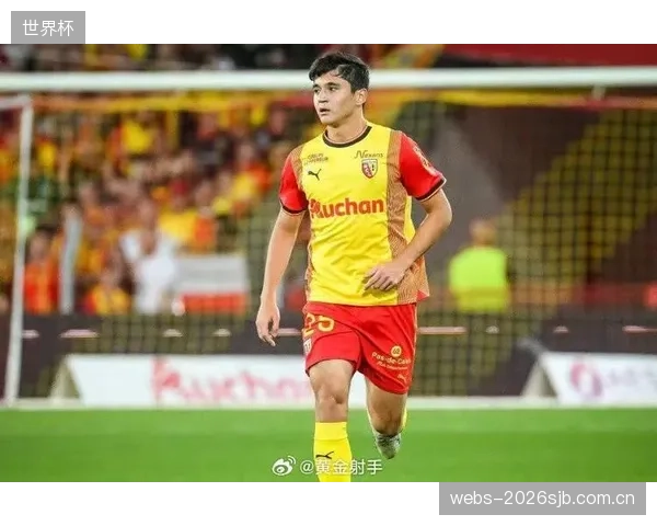 效力于朗斯的库萨诺夫将首次代表乌兹别克斯坦出战世界杯，成为亚洲防线新星。